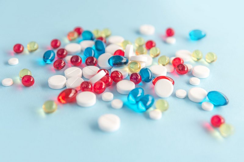 Минздрав пояснил, кто может продавать лекарства через интернет